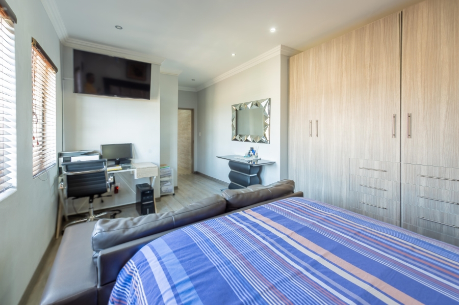 4 Bedroom Property for Sale in Geelhoutpark North West